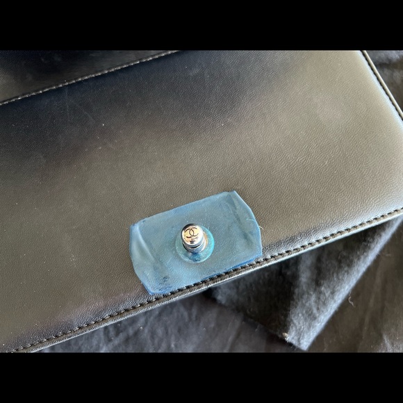 Authentic CHANEL Medium Flap Boy Bag - PRISTINE CONDITION. - Picture 4 of 15